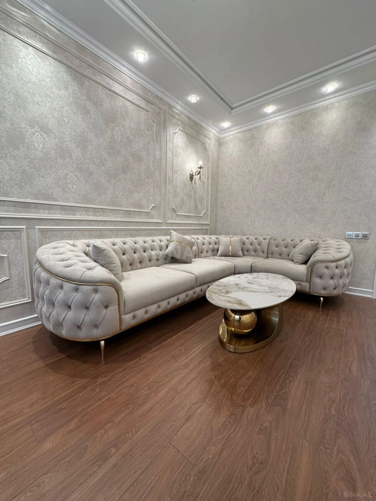 Satılır 2 otaqlı mənzil 109 m²