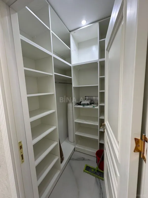 Satılır 2 otaqlı mənzil 109 m²