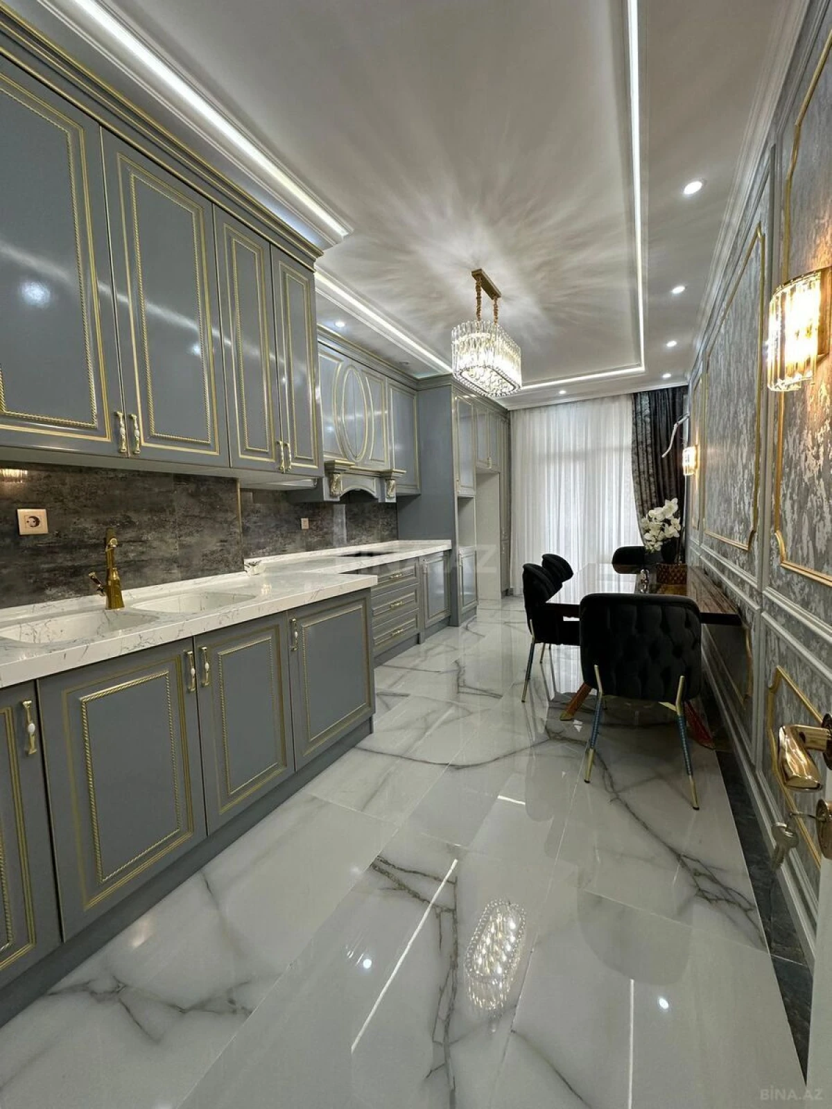 Satılır 2 otaqlı mənzil 109 m²