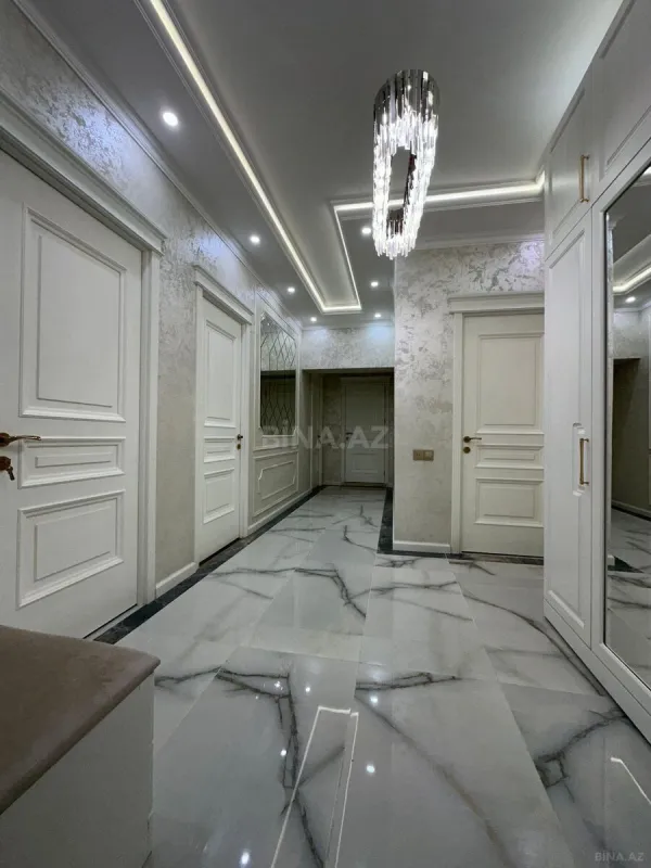 Satılır 2 otaqlı mənzil 109 m²
