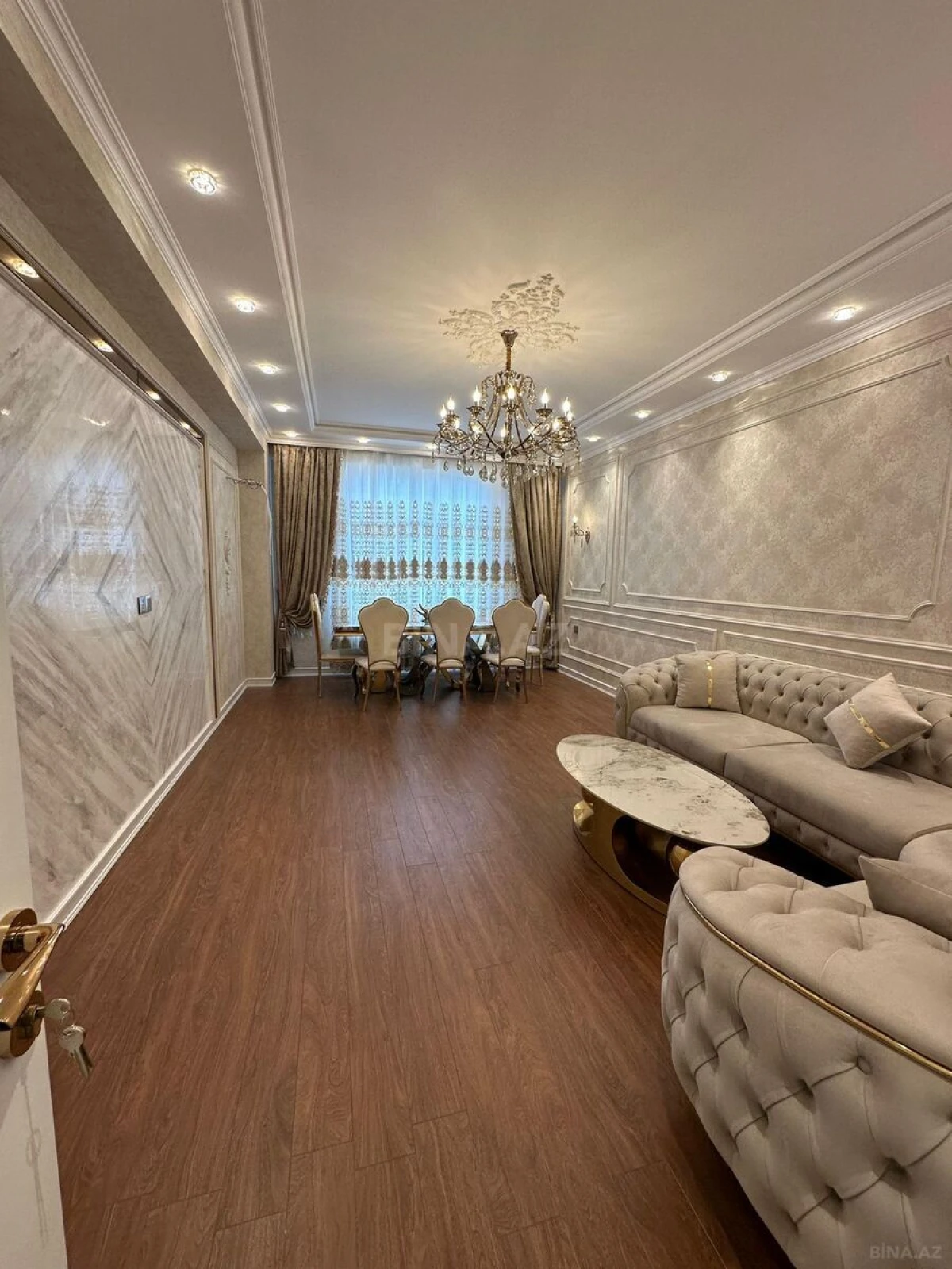 Satılır 2 otaqlı mənzil 109 m²