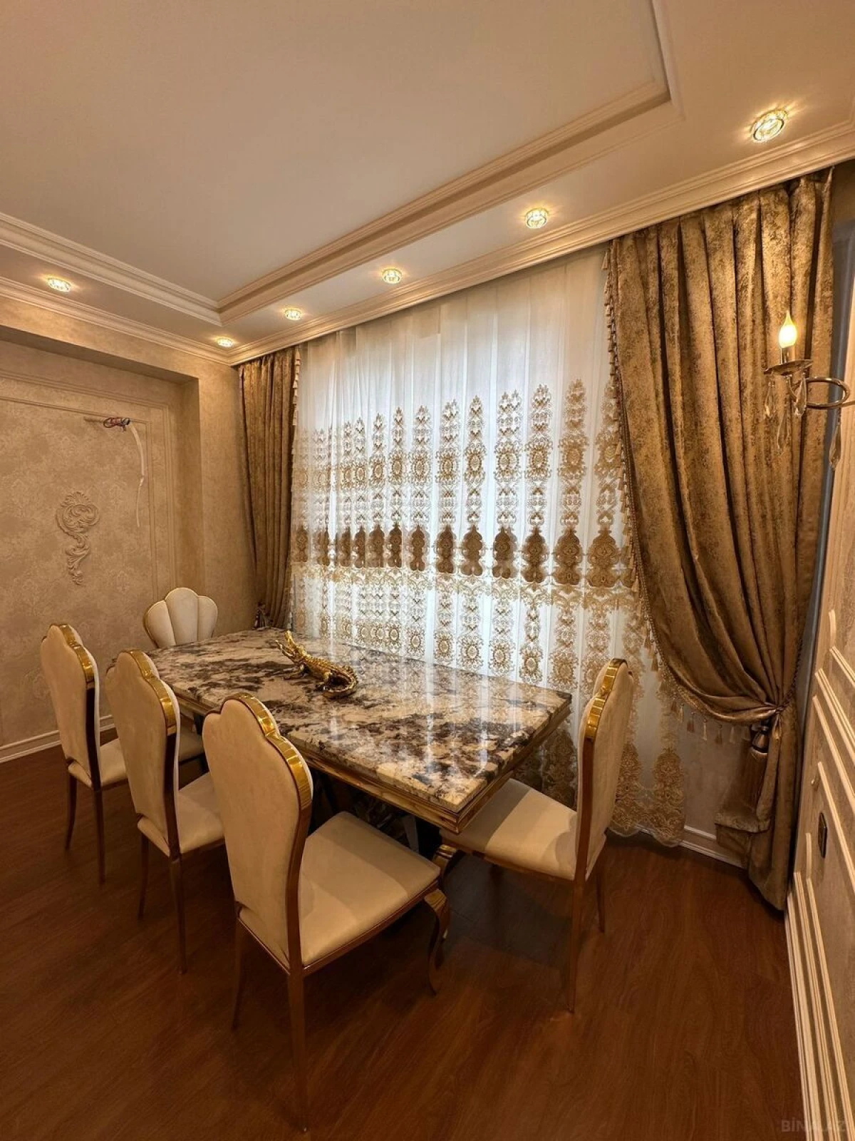 Satılır 2 otaqlı mənzil 109 m²
