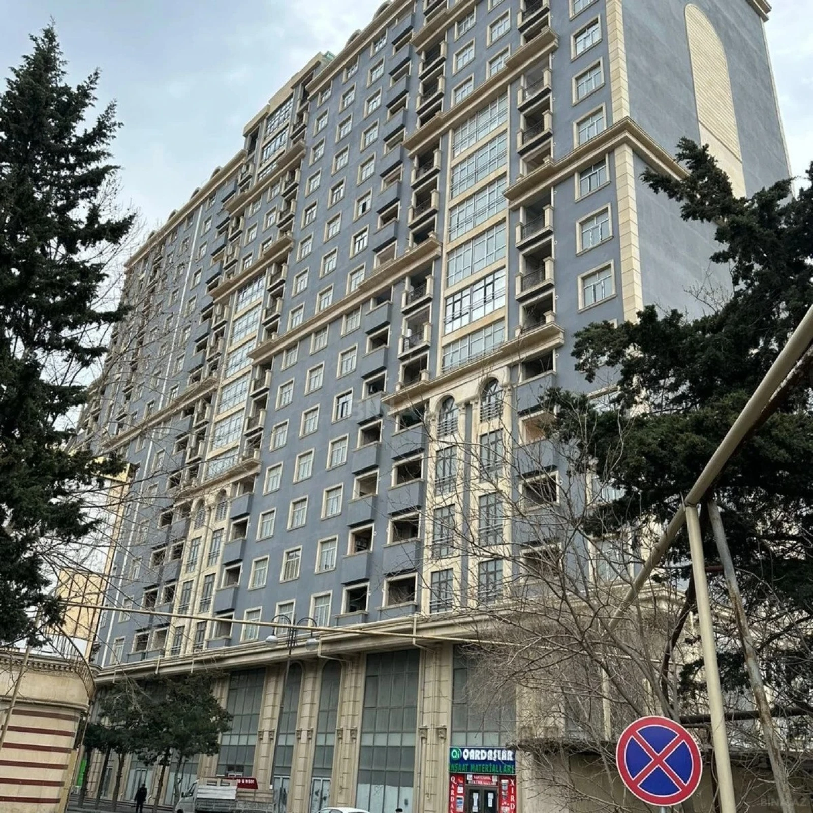 Satılır 2 otaqlı mənzil 109 m²
