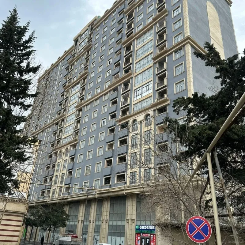 Satılır 2 otaqlı mənzil 109 m²