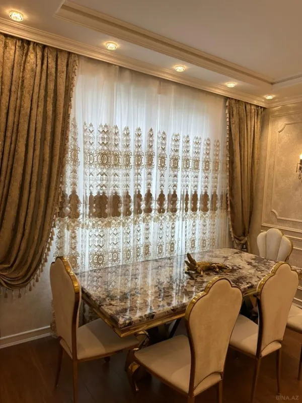 Satılır 2 otaqlı mənzil 109 m²
