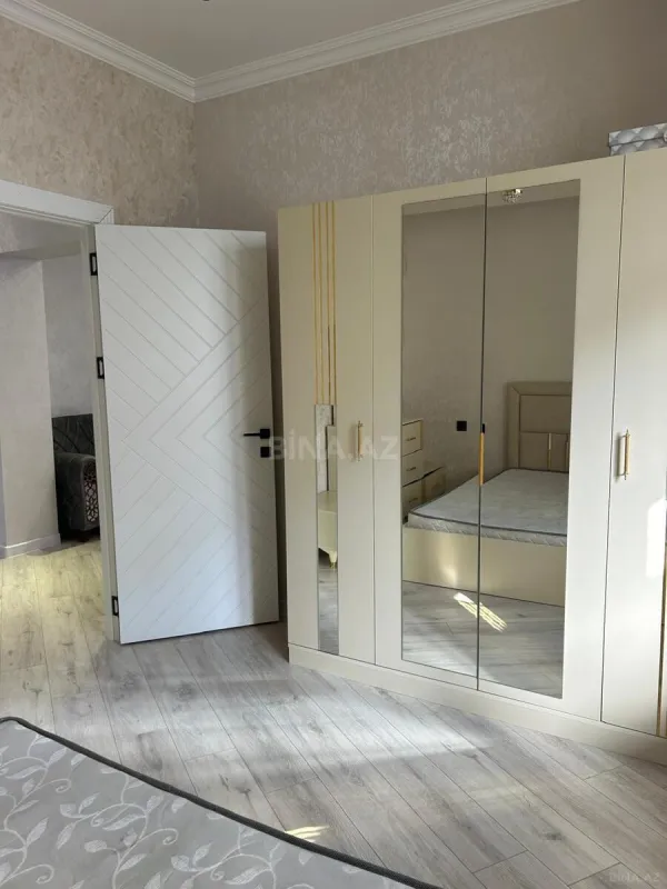 Kirayə verilir 2 otaqlı mənzil 70 m²