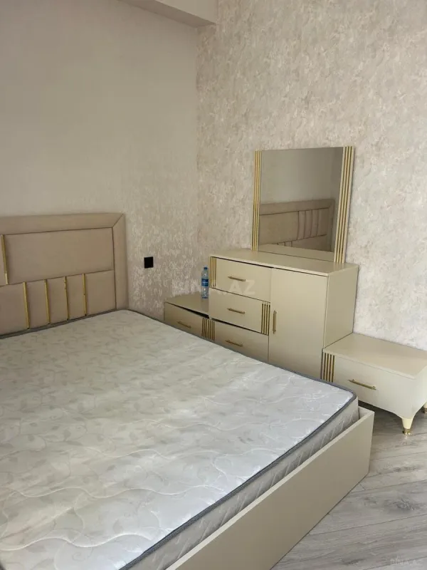Kirayə verilir 2 otaqlı mənzil 70 m²