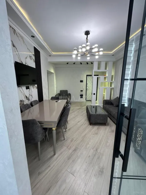 Kirayə verilir 2 otaqlı mənzil 70 m²