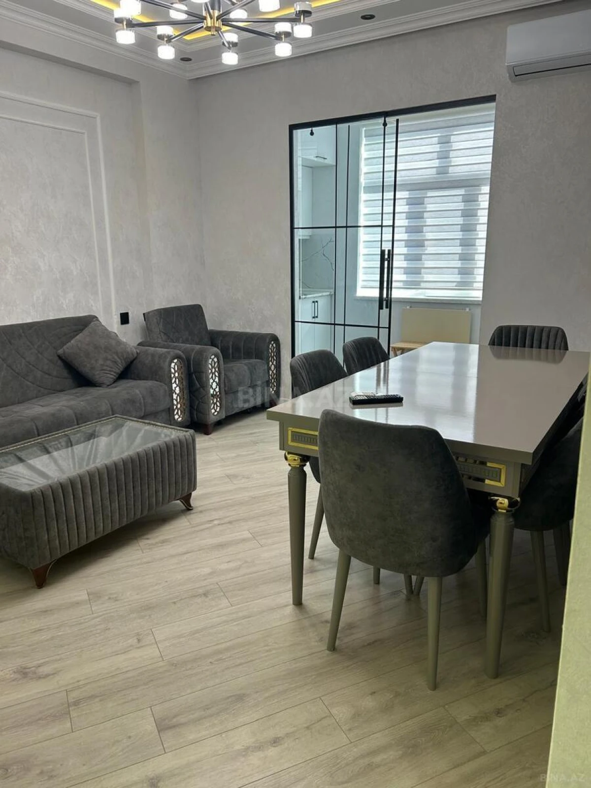 Kirayə verilir 2 otaqlı mənzil 70 m²