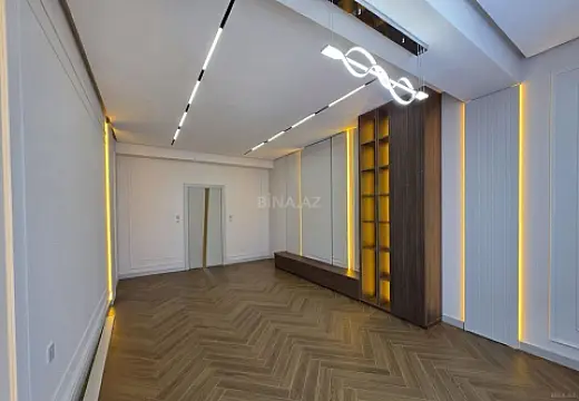 Satılır 3 otaqlı mənzil 114 m²