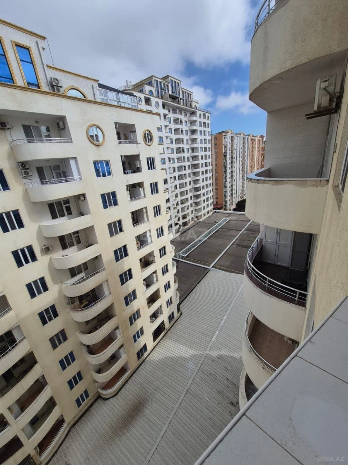 Kirayə verilir 3 otaqlı mənzil 100 m²