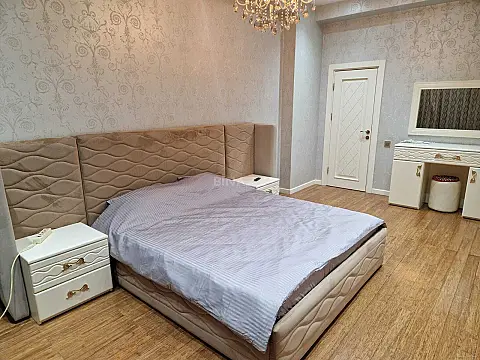 Kirayə verilir 4 otaqlı mənzil 191 m²