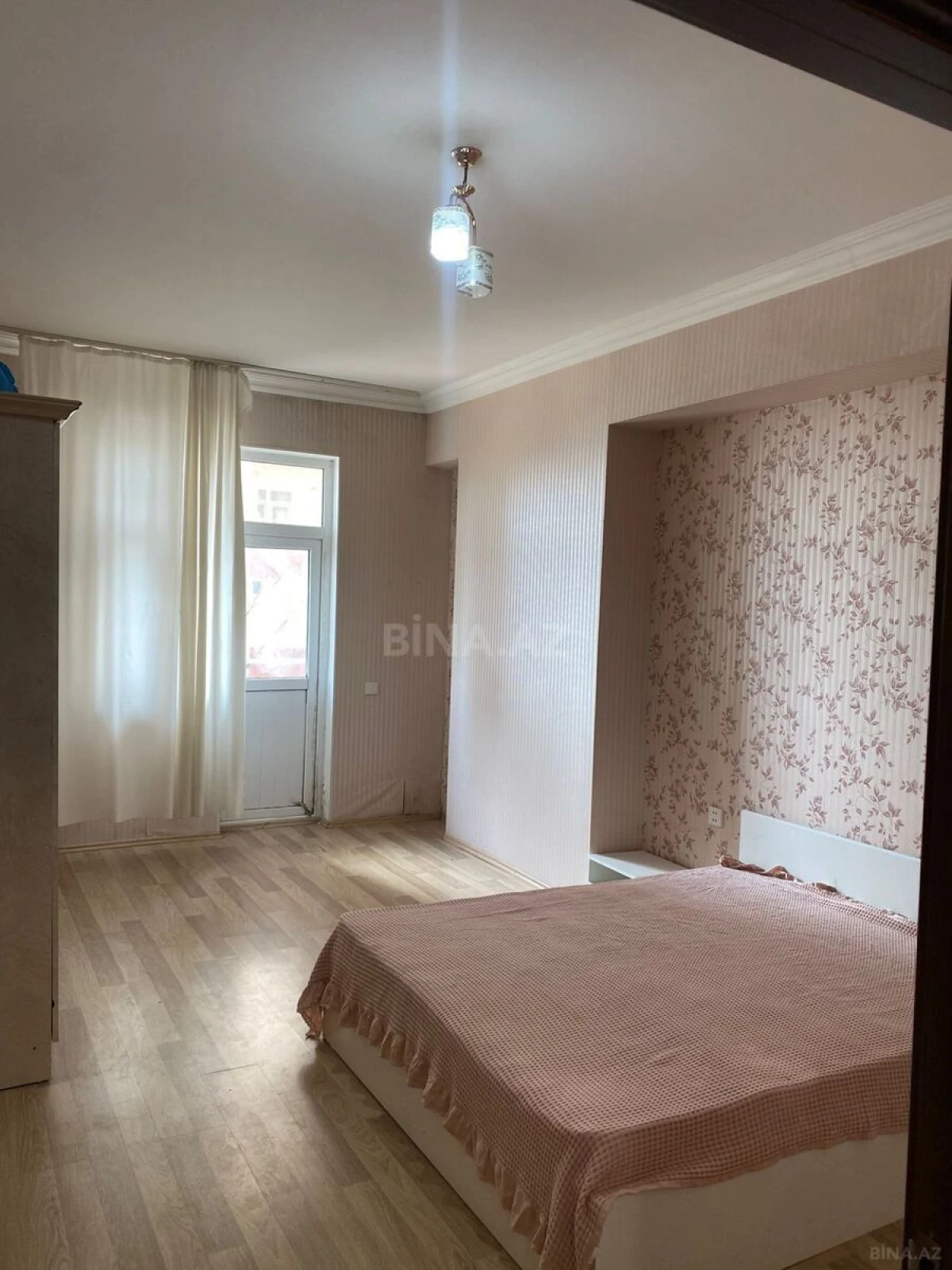 Kirayə verilir 2 otaqlı mənzil 70 m²