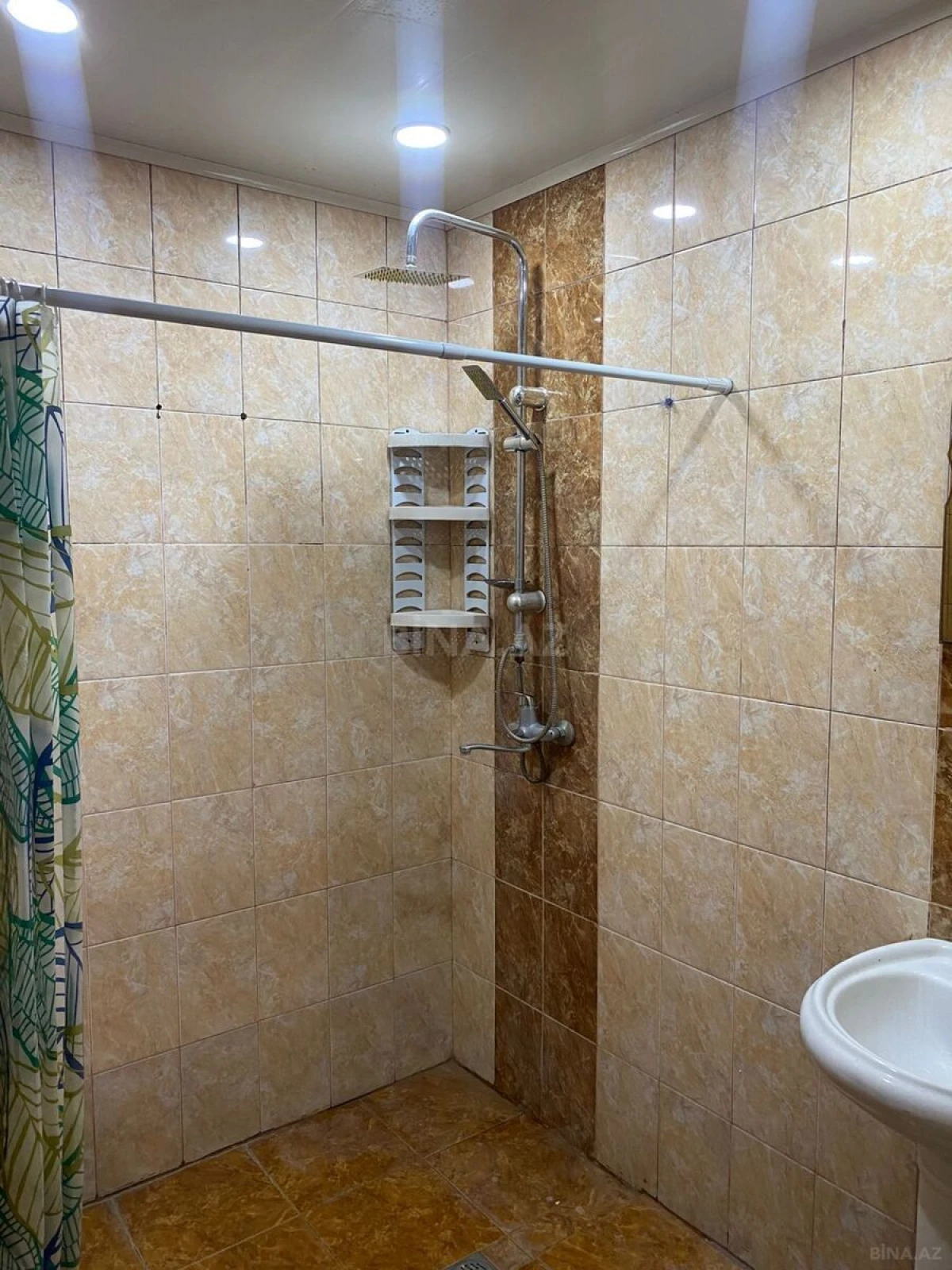 Kirayə verilir 2 otaqlı mənzil 70 m²