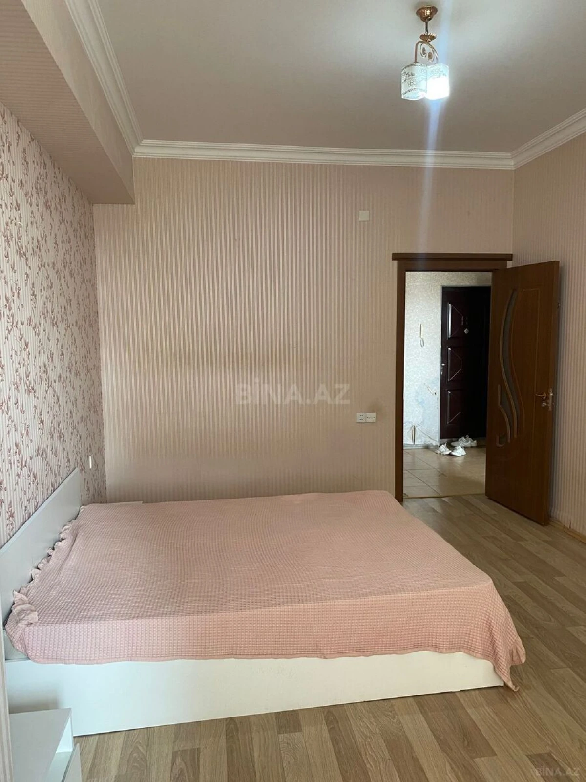 Kirayə verilir 2 otaqlı mənzil 70 m²