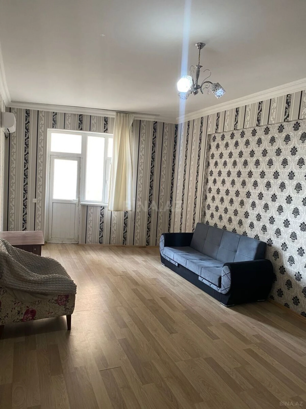 Kirayə verilir 2 otaqlı mənzil 70 m²
