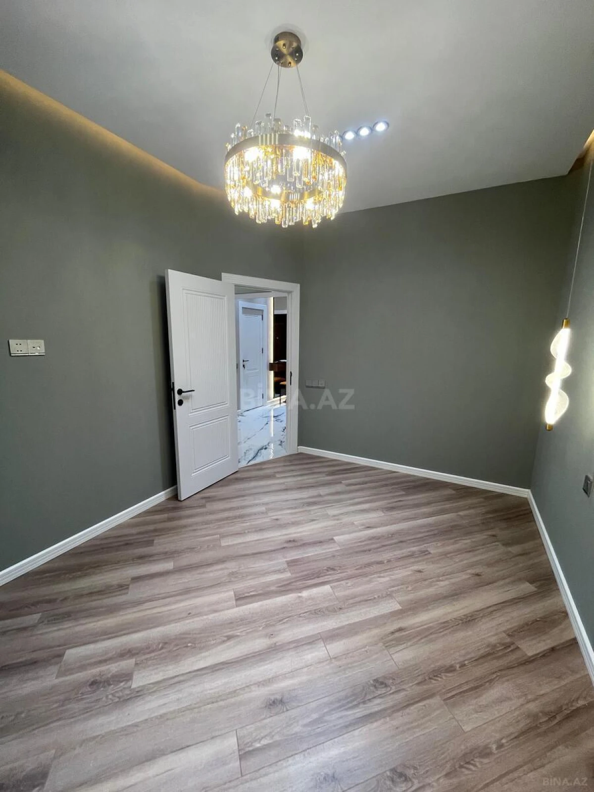 Satılır 2 otaqlı mənzil 65 m²
