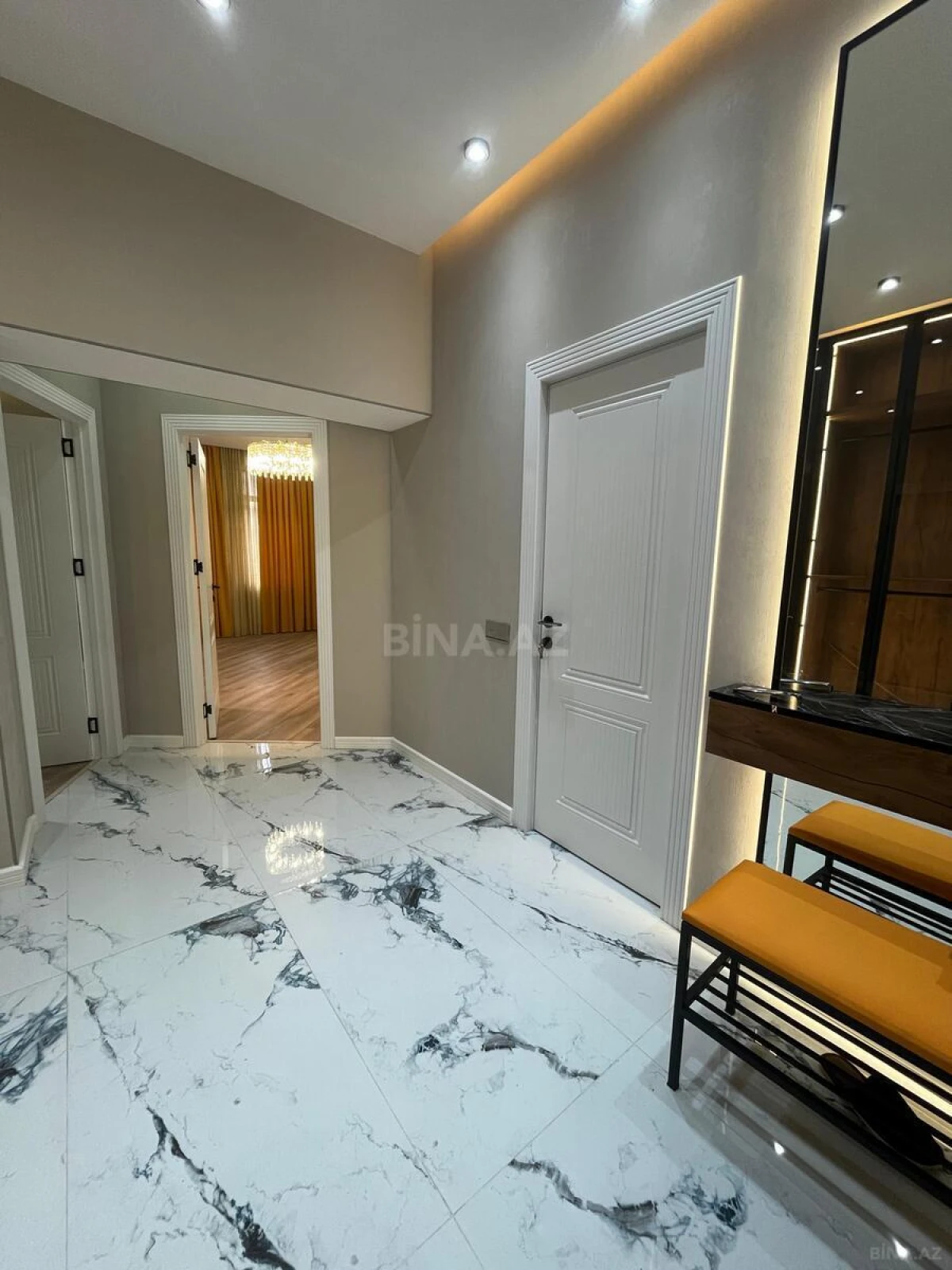 Satılır 2 otaqlı mənzil 65 m²