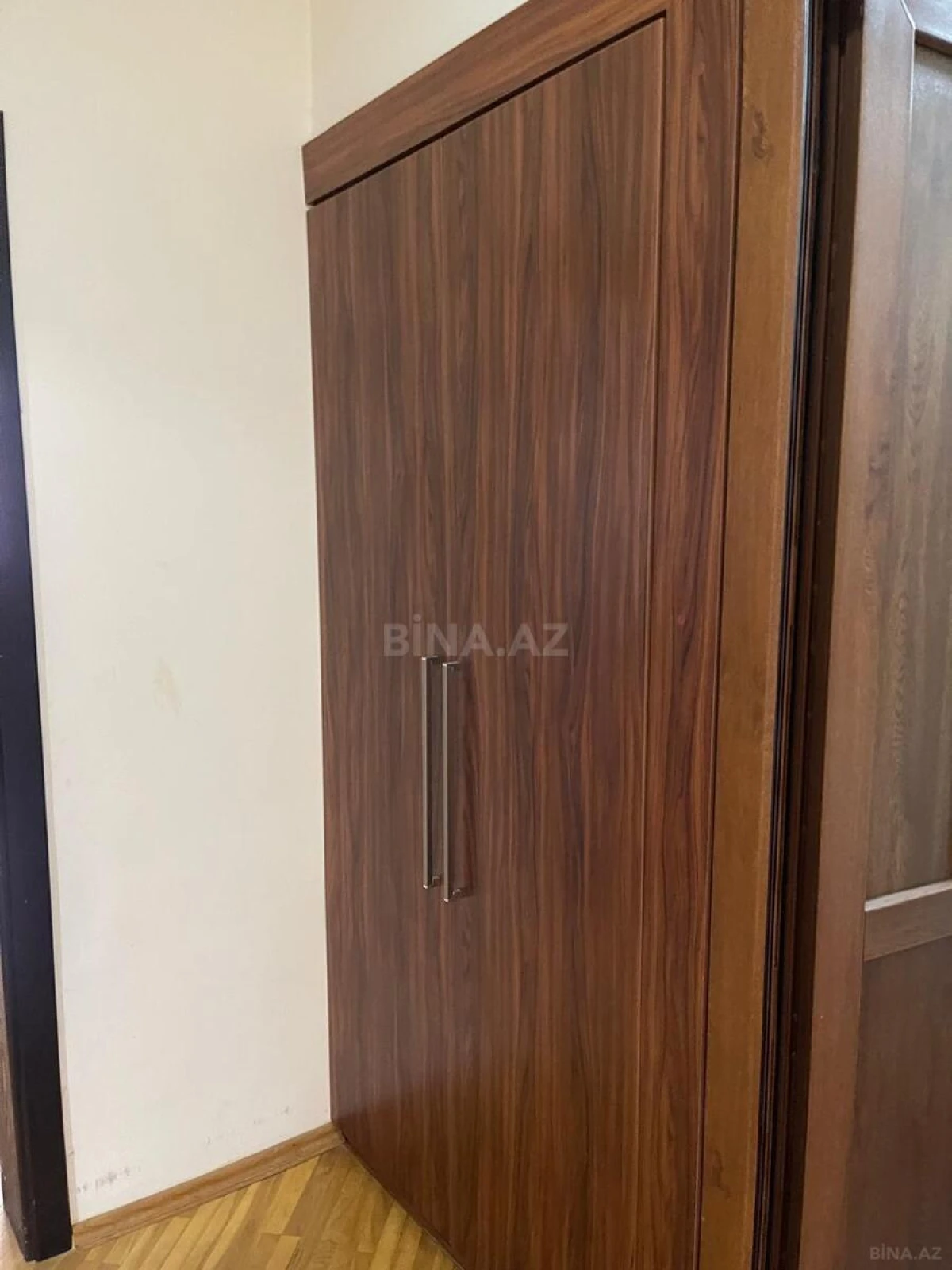 Satılır 3 otaqlı mənzil 105 m²