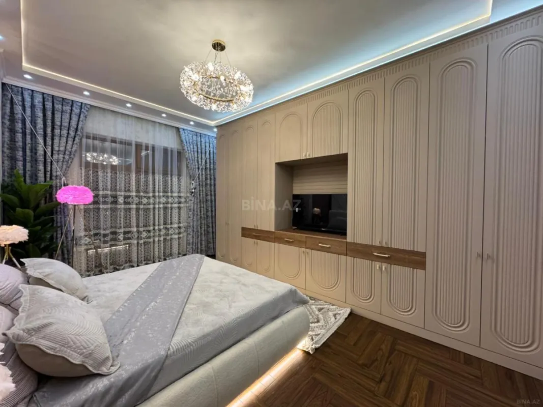 Satılır 3 otaqlı mənzil 108 m²