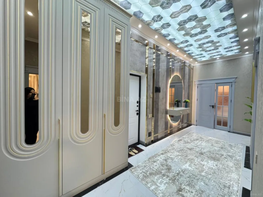 Satılır 3 otaqlı mənzil 108 m²