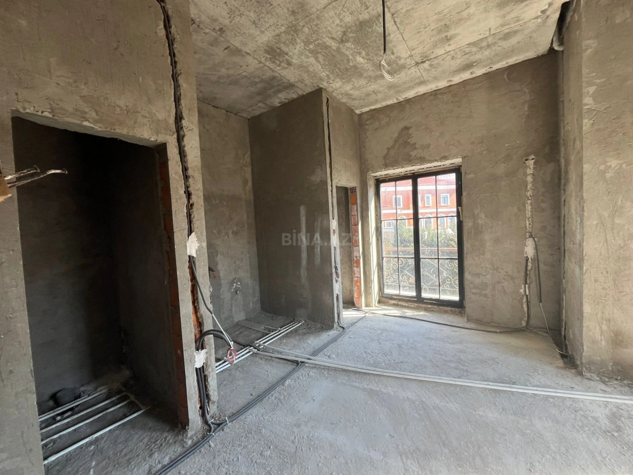 Satılır 6 otaqlı həyət evi 606 m²