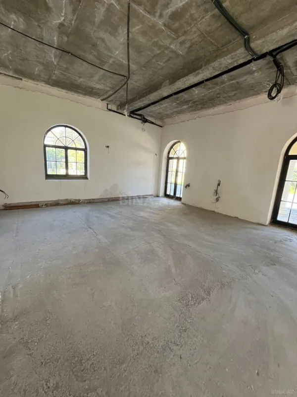 Satılır 6 otaqlı həyət evi 606 m²