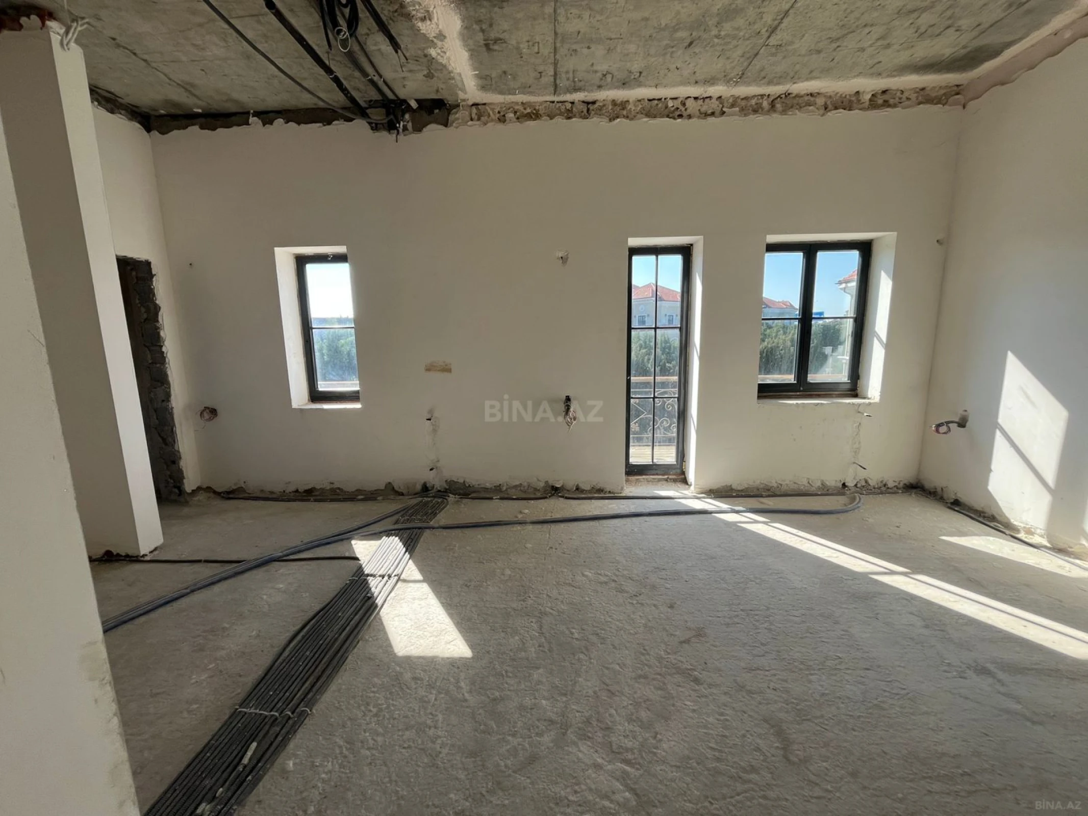 Satılır 6 otaqlı həyət evi 606 m²