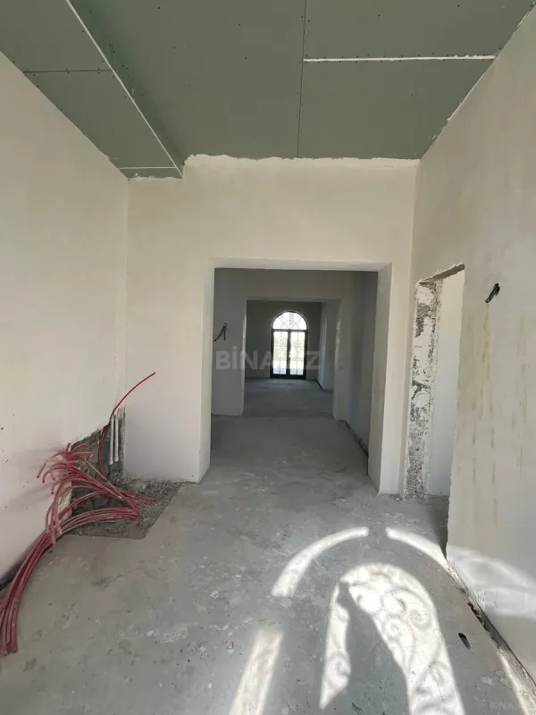 Satılır 6 otaqlı həyət evi 606 m²