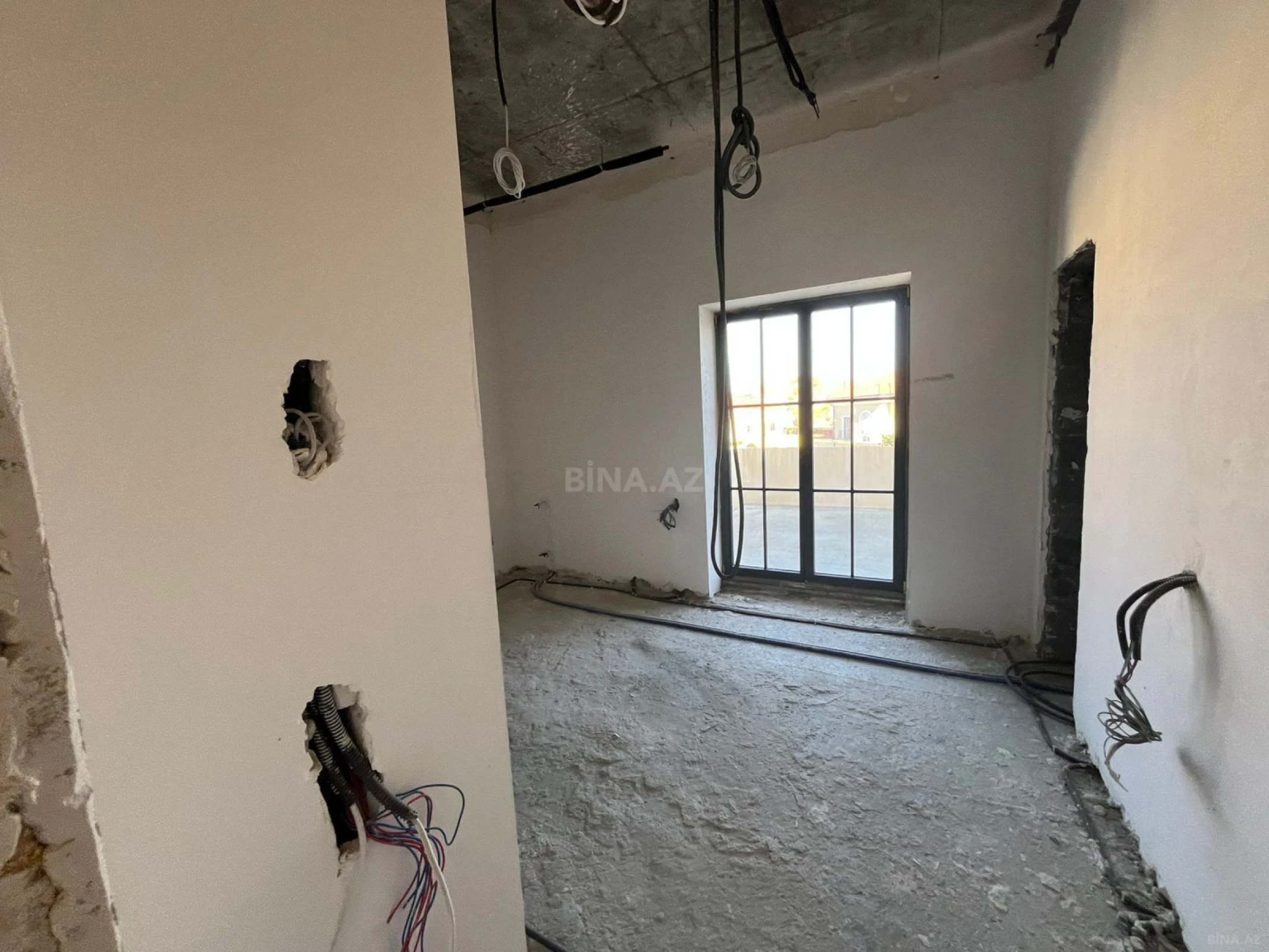 Satılır 6 otaqlı həyət evi 606 m²