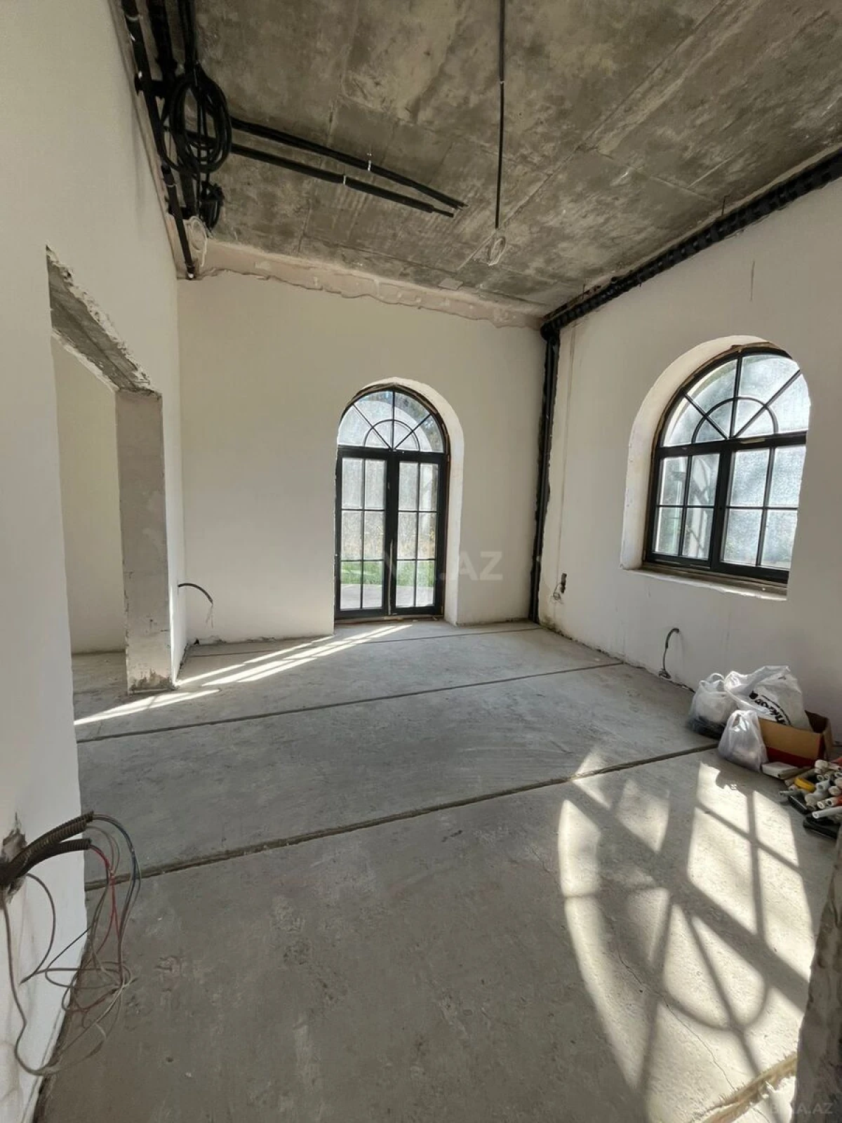 Satılır 6 otaqlı həyət evi 606 m²