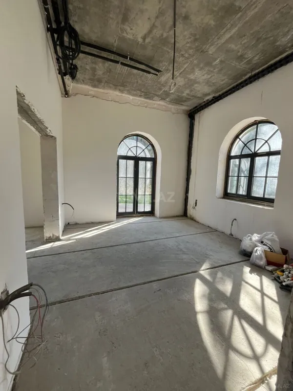 Satılır 6 otaqlı həyət evi 606 m²