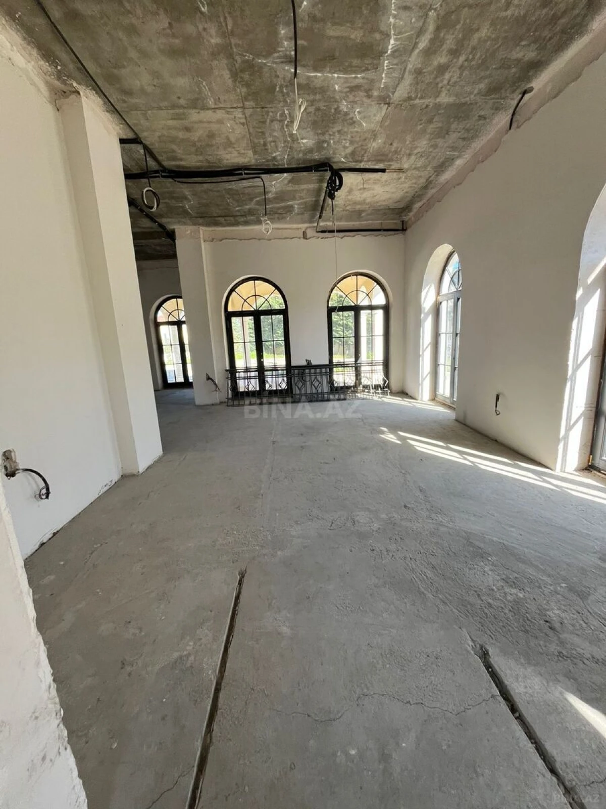 Satılır 6 otaqlı həyət evi 606 m²