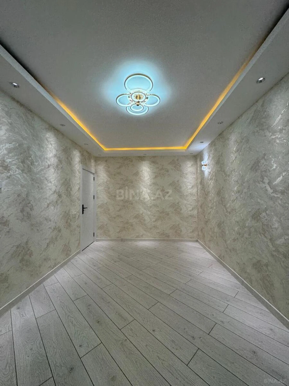 Satılır 2 otaqlı mənzil 55 m²