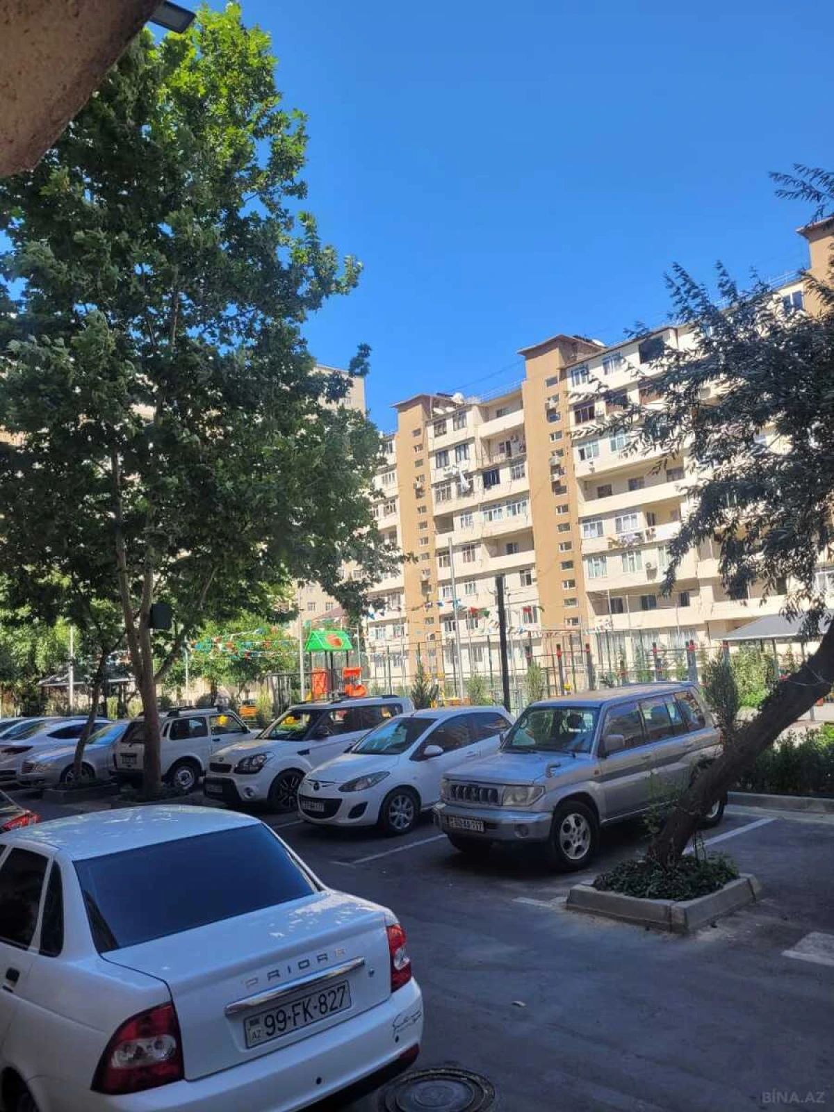 Satılır 4 otaqlı mənzil 110 m²