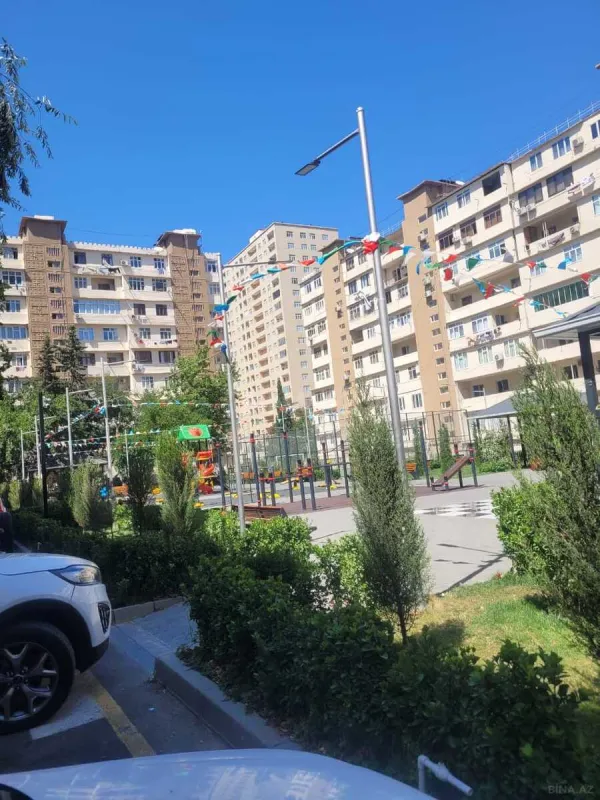 Satılır 4 otaqlı mənzil 110 m²