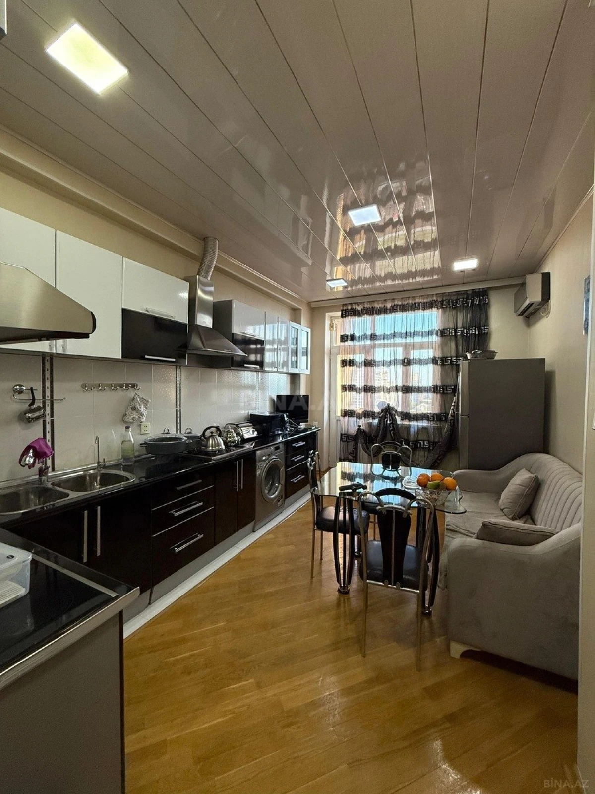 Satılır 3 otaqlı mənzil 110 m²