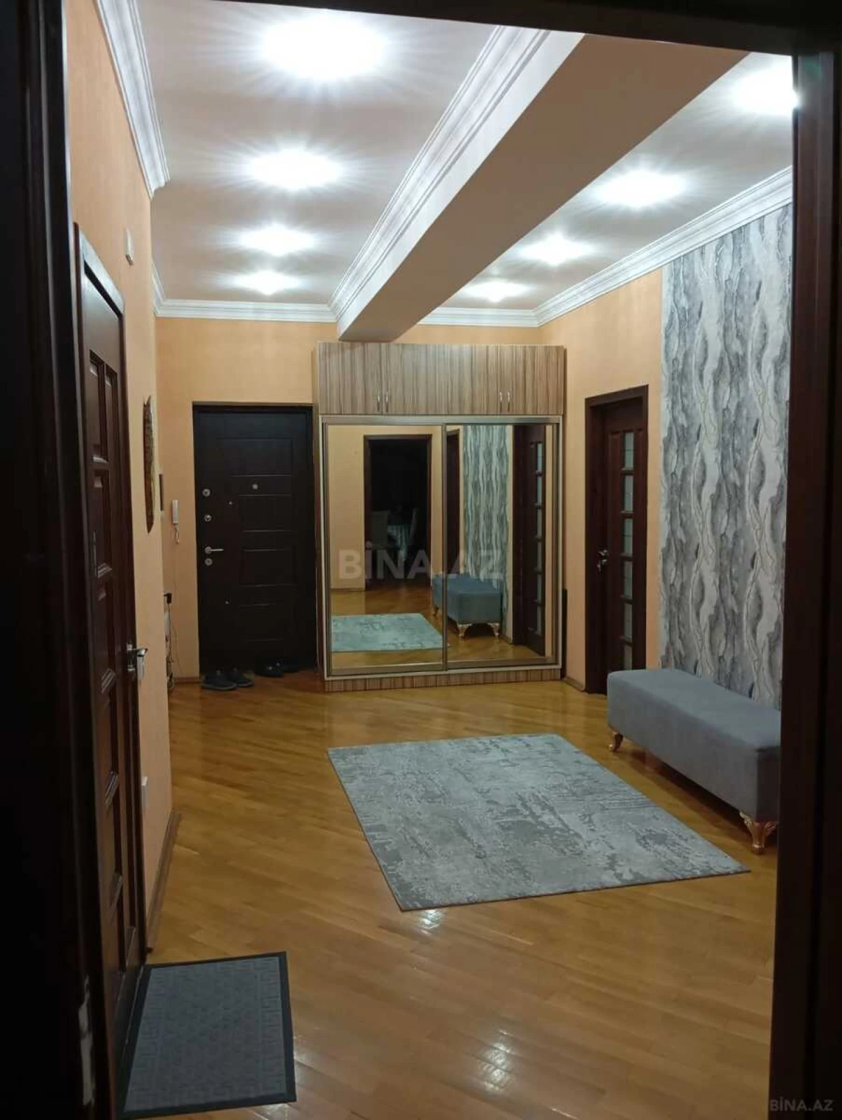 Satılır 3 otaqlı mənzil 115 m²