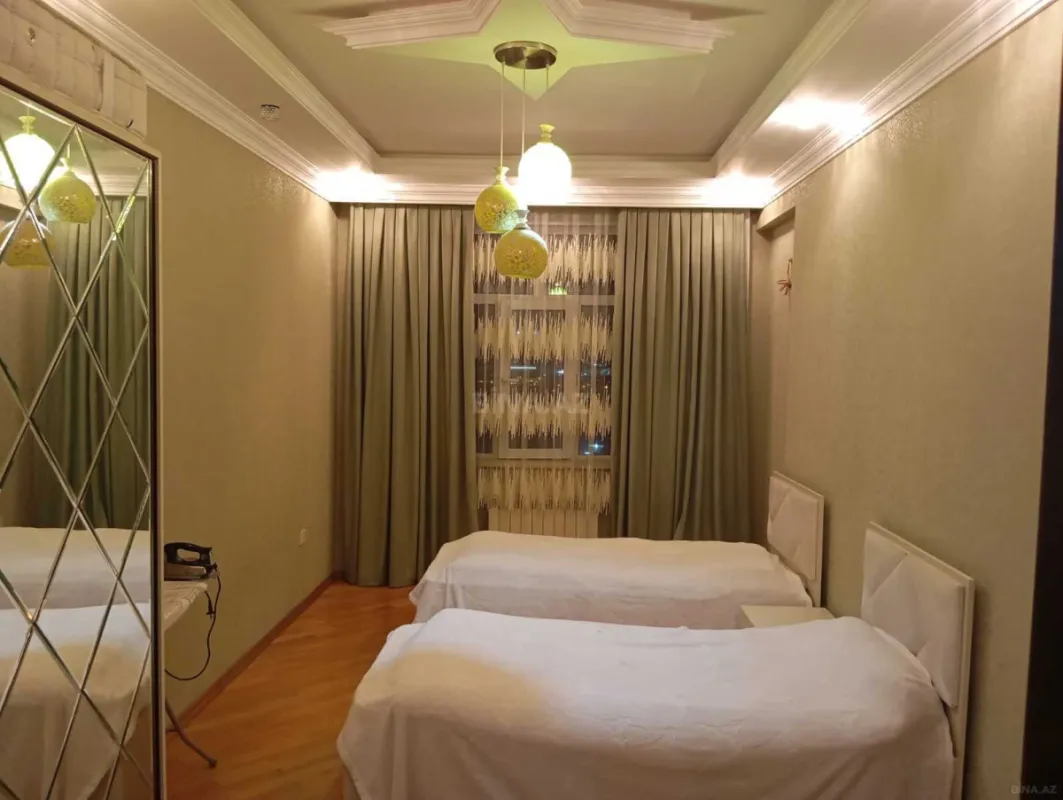 Satılır 3 otaqlı mənzil 115 m²