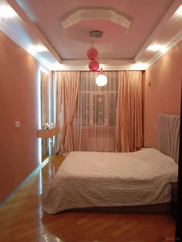 Satılır 3 otaqlı mənzil 115 m²