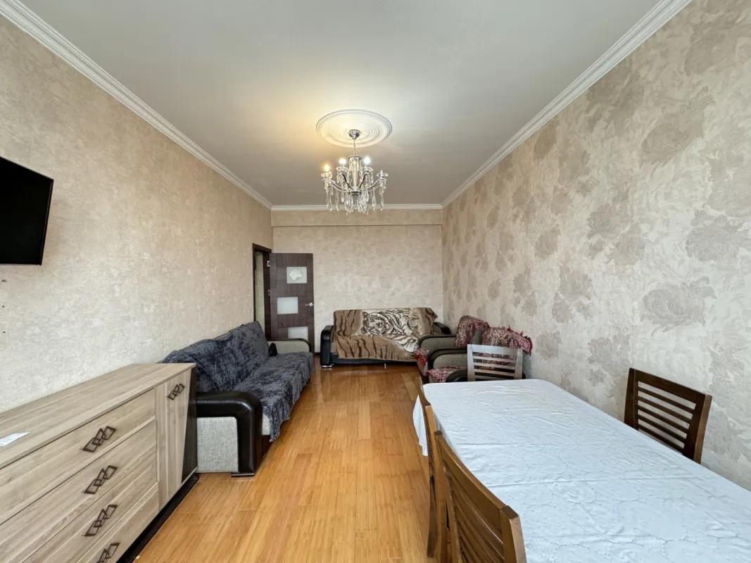 Kirayə verilir 2 otaqlı mənzil 68 m²