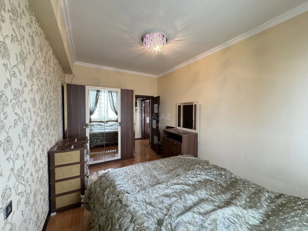 Kirayə verilir 2 otaqlı mənzil 68 m²