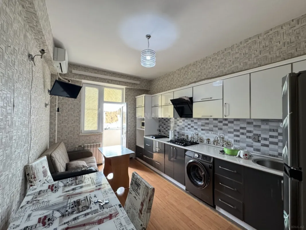 Kirayə verilir 2 otaqlı mənzil 68 m²