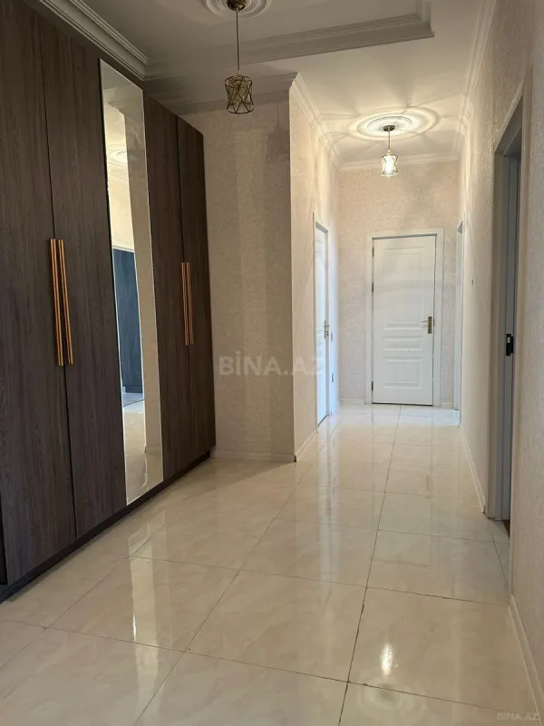 Satılır 3 otaqlı mənzil 109 m²