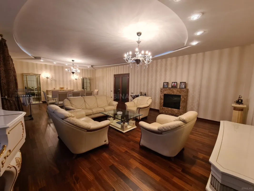 Satılır 5 otaqlı mənzil 300 m²