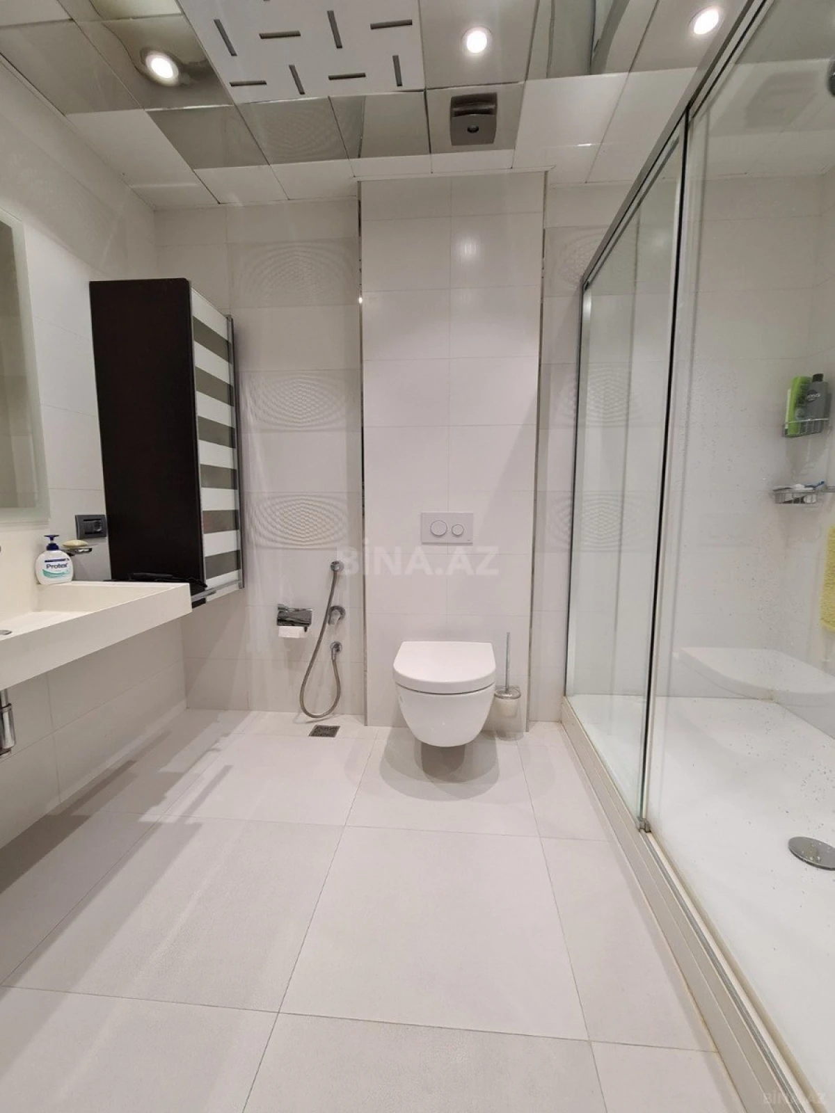 Satılır 5 otaqlı mənzil 300 m²