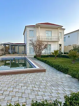 Satılır 5 otaqlı həyət evi 250 m²
