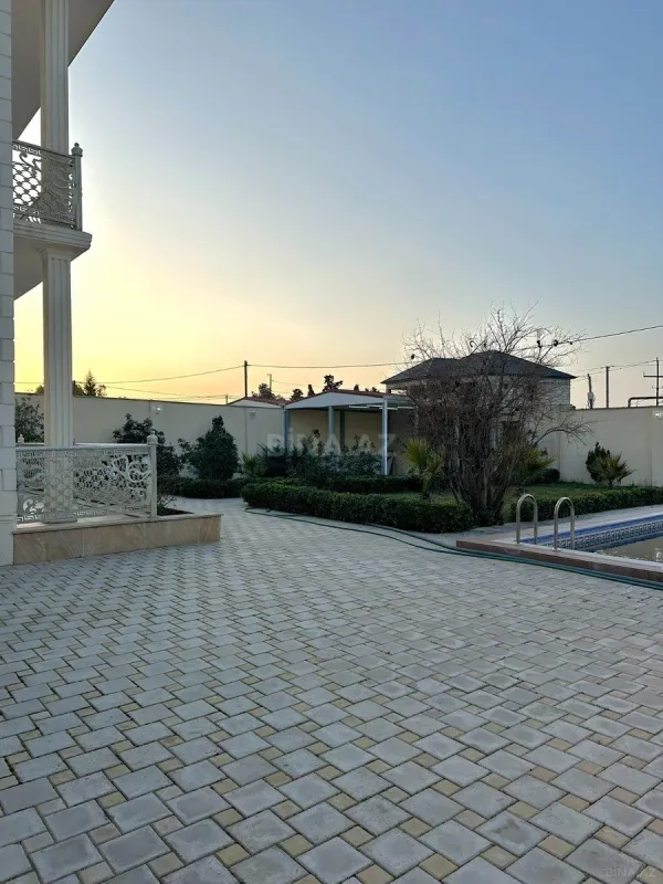 Satılır 5 otaqlı həyət evi 250 m²