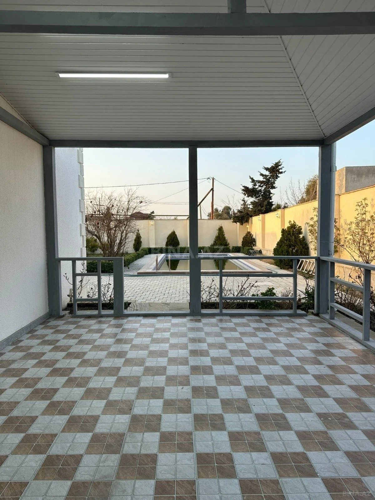 Satılır 5 otaqlı həyət evi 250 m²