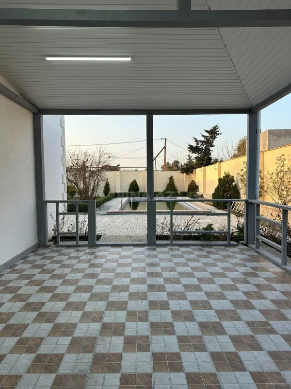 Satılır 5 otaqlı həyət evi 250 m²